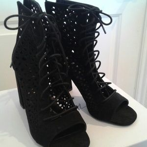 NASTY GAL BLACK LACY CUTOUT BOOTIES SIZE 9